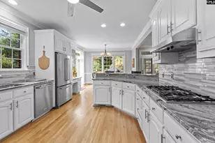 444 N Kings Grant Dr, Columbia, SC 29209 - Photo 15