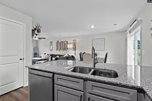 401 Middlebury Ln, Hopkins, SC 29061 - Photo 11