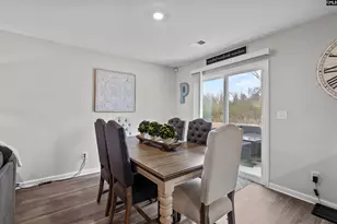 401 Middlebury Ln, Hopkins, SC 29061 - Photo 7