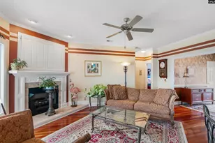 624 E Point Dr, Gilbert, SC 29054 - Photo 11