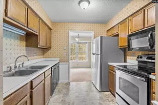 80 N Lake Pointe Dr, Columbia, SC 29229 - Photo 9