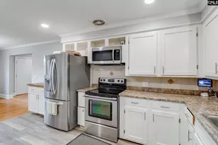 1724 Inglewood Dr, Forest Acres, SC 29204 - Photo 9