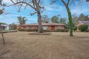 215 Castle Dr, West Columbia, SC 29169 - Photo 1