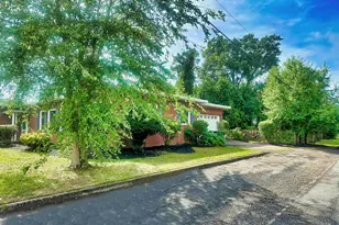 1000 Evergreen Ave, West Columbia, SC 29169 - Photo 3