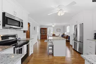 4106 Boxwood Dr, Columbia, SC 29205 - Photo 11