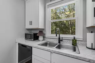 527 Amick St, West Columbia, SC 29169 - Photo 9