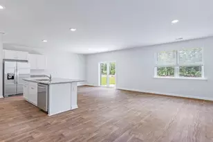 613 Edgetree Dr, Hopkins, SC 29061 - Photo 7