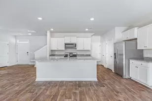 613 Edgetree Dr, Hopkins, SC 29061 - Photo 9