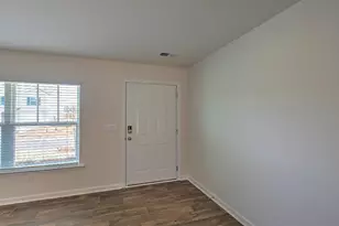 605 Edgetree Dr, Hopkins, SC 29061 - Photo 3