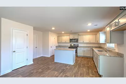 605 Edgetree Drive, Hopkins, SC 29061 - Photo 5