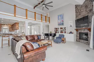 416 W Point Dr, Gilbert, SC 29054 - Photo 11