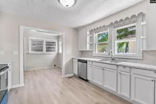 1004 Raleigh St, West Columbia, SC 29169 - Photo 11