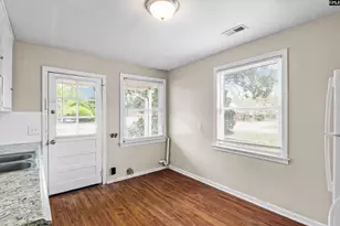 999 Seminole Dr, West Columbia, SC 29169 - Photo 5