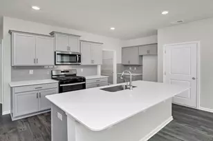 2005 Grovefield Dr, Hopkins, SC 29061 - Photo 3