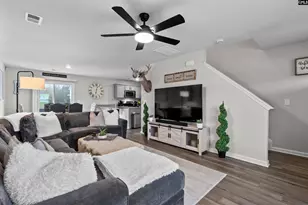 401 Middlebury Ln, Hopkins, SC 29061 - Photo 5