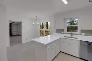 1025 Greenridge Ln, Columbia, SC 29210 - Photo 11