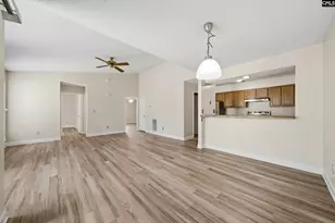 448 Deerwood Street 5F, Columbia, SC 29205 - Photo 5