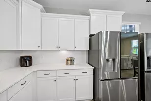396 Harbour Pointe Dr, Columbia, SC 29229 - Photo 9