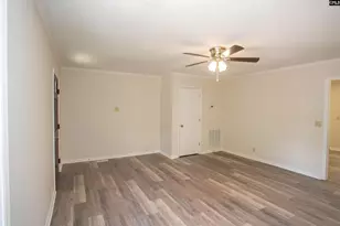 1611 Lewis St, Camden, SC 29020 - Photo 5