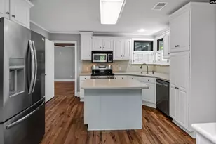 407 Hendrix St, Lexington, SC 29072 - Photo 7