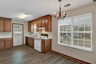 122 Hazelwood Ct, Greenwood, SC 29649 - Photo 11