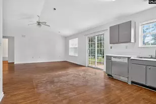 526 Lavendula St, Spartanburg, SC 29301 - Photo 9