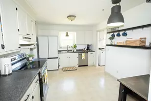 215 Lingstrom Ln, Columbia, SC 29212 - Photo 9