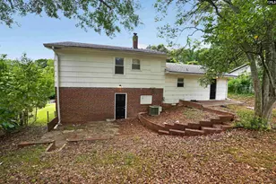 615 Pine Creek Dr, Greenville, SC 29605 - Photo 1