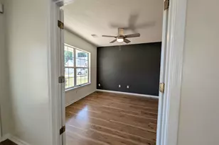 19 Fountain Lake Dr, Columbia, SC 29209 - Photo 7