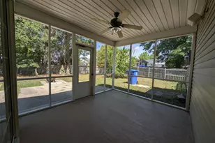 19 Fountain Lake Dr, Columbia, SC 29209 - Photo 3