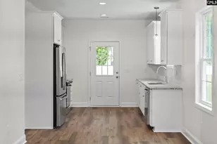 125 S E Ave, Leesville, SC 29070 - Photo 5