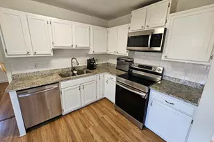 136 Charles Towne Ct, Columbia, SC 29209 - Photo 9