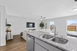 623 N Long Star Wy, Elgin, SC 29045 - Photo 5