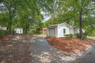 955 Laurie Ln, Columbia, SC 29205 - Photo 33