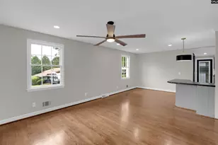 955 Laurie Ln, Columbia, SC 29205 - Photo 7