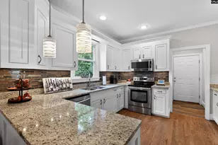 17 Oak Hollow Ct, Columbia, SC 29209 - Photo 9