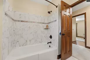 6409 Queens Way Dr, Columbia, SC 29209 - Photo 17