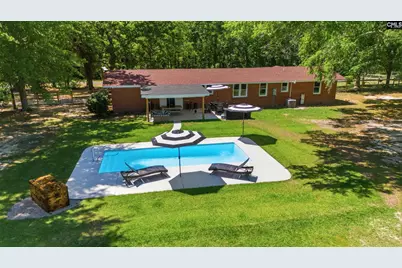 695 Hartzog, Barnwell, SC 29812 - Photo 1