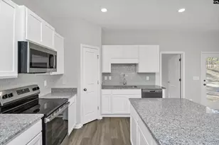 143 Middlesex Ct, Lugoff, SC 29078 - Photo 9