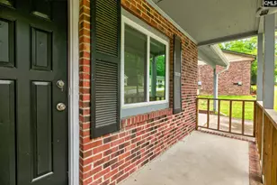401 Rosemary Ln, Fountain Inn, SC 29644 - Photo 3
