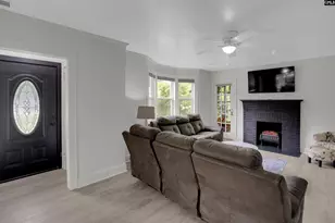 402 W Church St, Saluda, SC 29138 - Photo 5