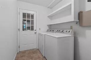 1015 Starcrest Rd, West Columbia, SC 29172 - Photo 25