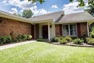 105 Meadowview Ct, West Columbia, SC 29169 - Photo 1