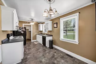 3714 Hydrangea St, Columbia, SC 29205 - Photo 9