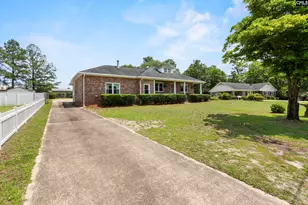 2004 Medfield Dr, Camden, SC 29020 - Photo 3