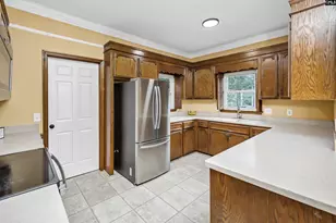 1053 Tarrytown Ln, West Columbia, SC 29170 - Photo 13