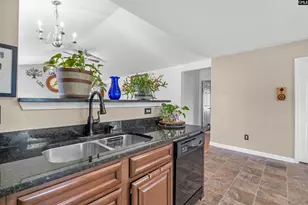 942 Farnsworth Dr, Hopkins, SC 29061 - Photo 5