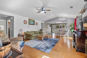 942 Farnsworth Dr, Hopkins, SC 29061 - Photo 7