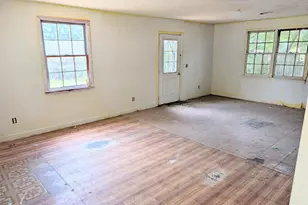 328 Chavis St, West Columbia, SC 29169 - Photo 5