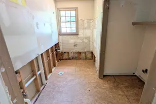 328 Chavis St, West Columbia, SC 29169 - Photo 9